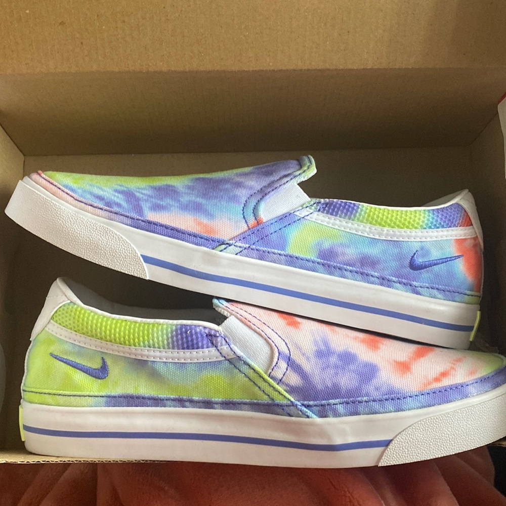 Nike court legacy slip-ons